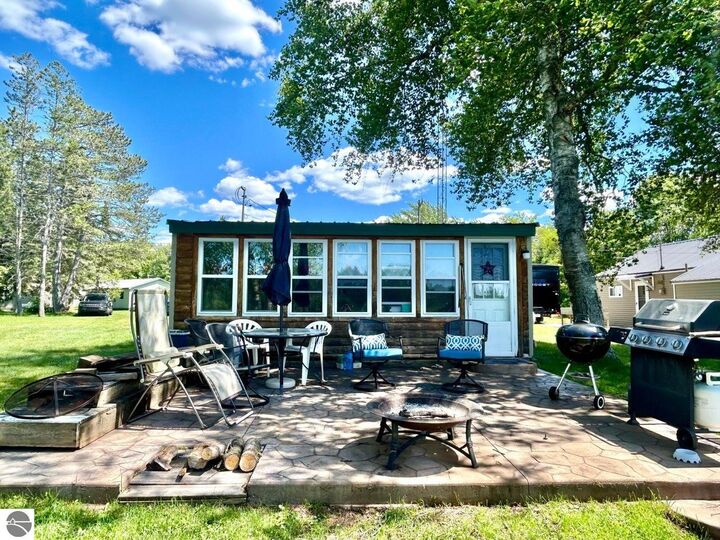 Property Photo: 9312 Elizabeth Road MI 48629