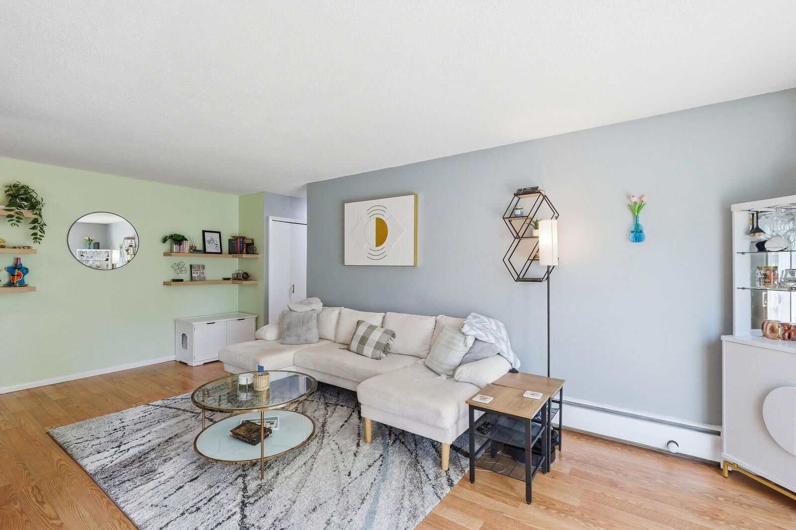 Property Photo: 908 9th Avenue S 7 MN 55343