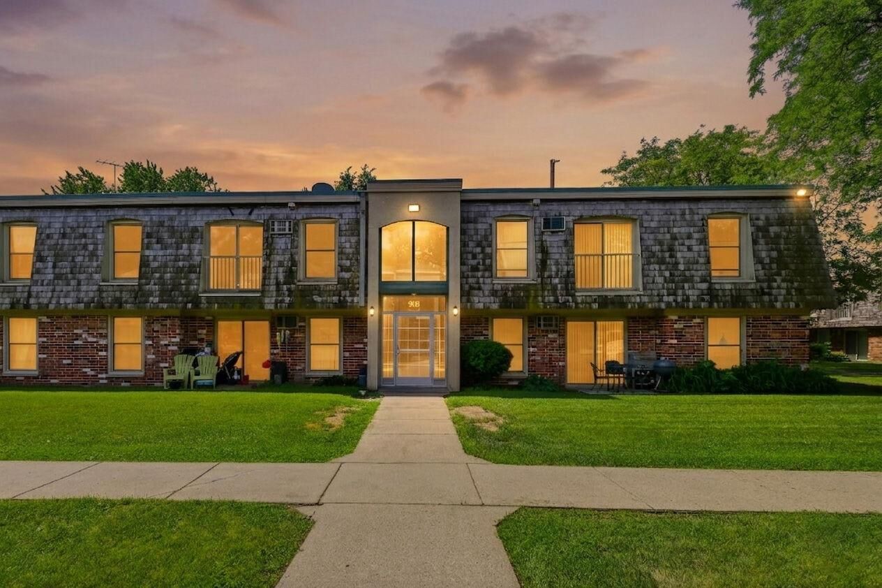 Property Photo: 908 9th Avenue S 7 MN 55343