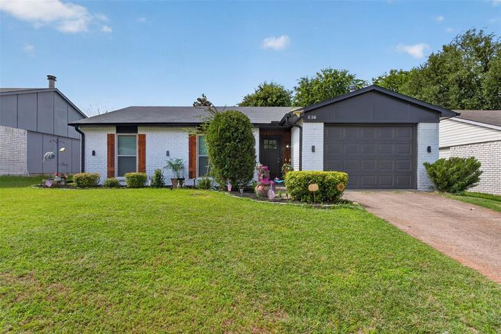 Property Photo: 536 Oldbridge Drive TX 75002