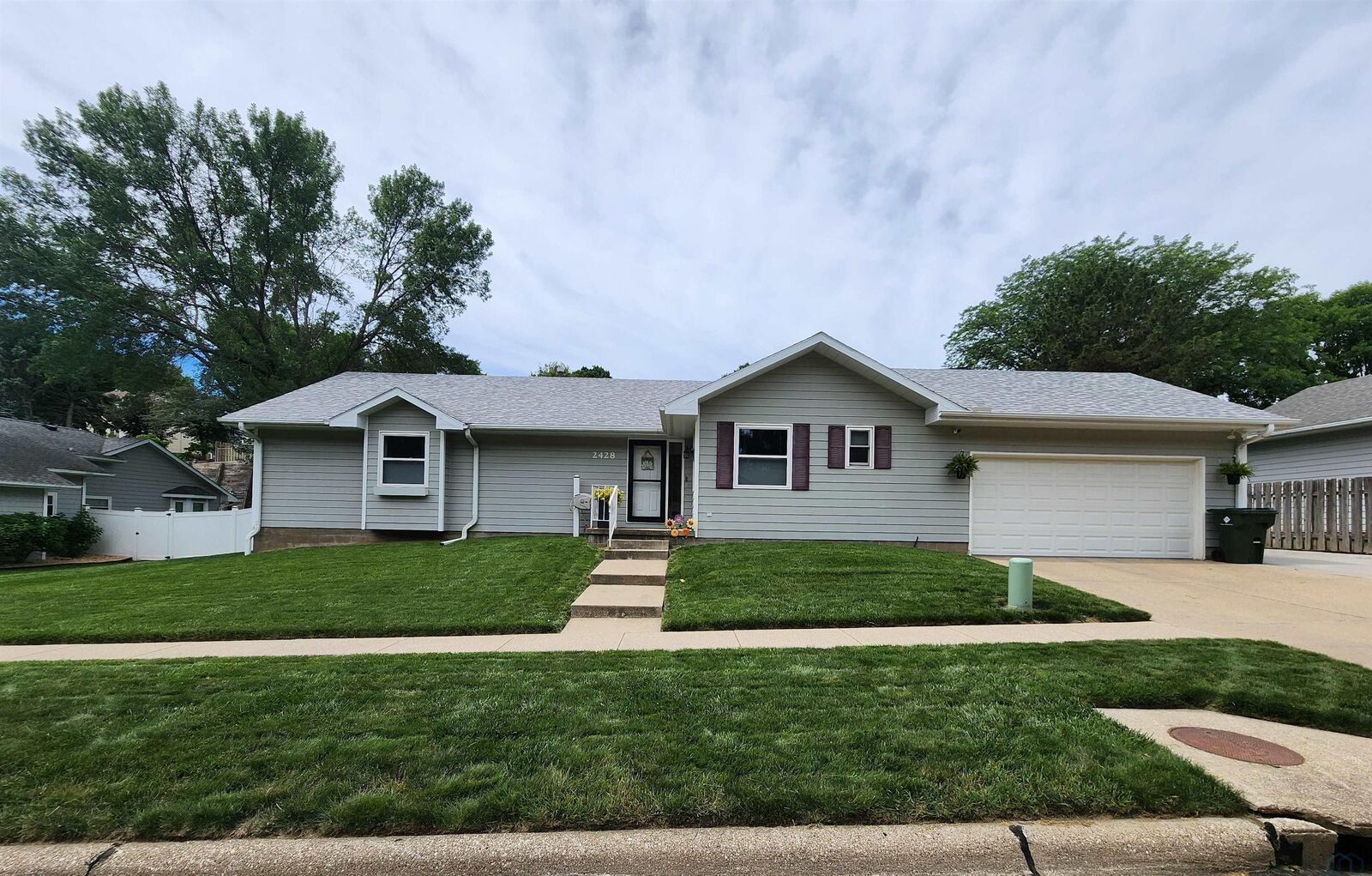 Property Photo: 2428 Pueblo Drive IA 51104