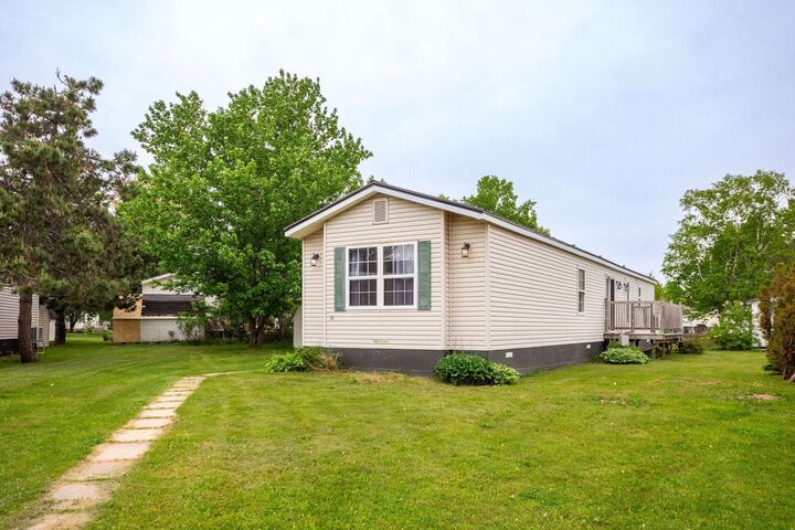 Property Photo:  10 Port Place  PE C1E 1M2 