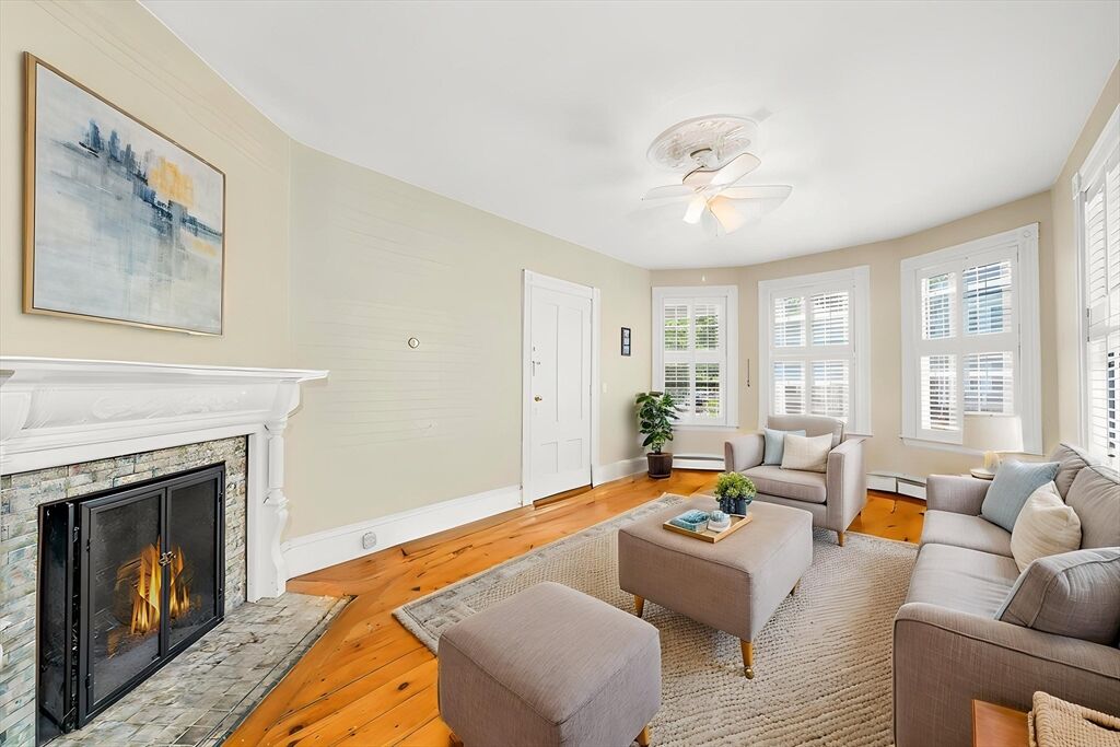 Property Photo: 146 North St 1 MA 01970