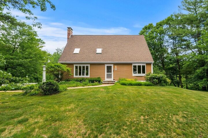 Property Photo:  4 Swallow Ln  MA 01827 