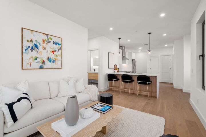 Property Photo:  84 Prospect St 202  MA 02143 