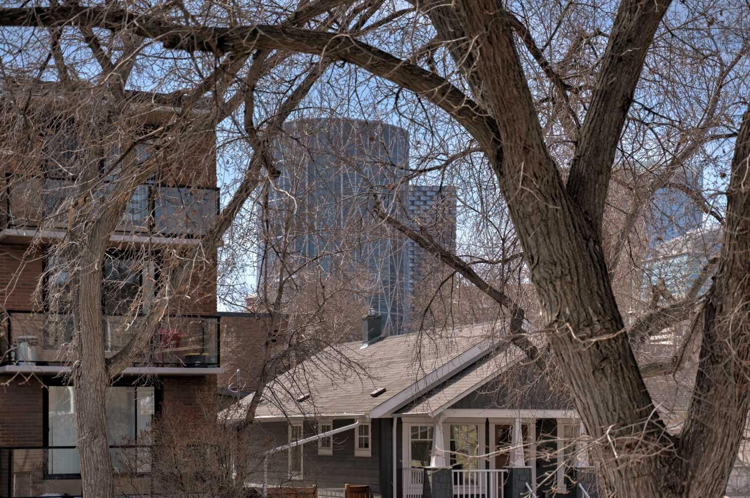 Property Photo: 310 4 Avenue NE 204 AB T2E 0J5
