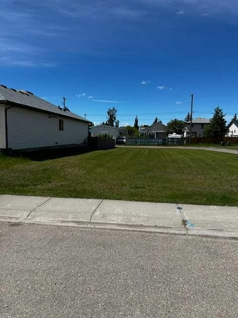 Property Photo: 344 Parkview Estates AB T1P 1K8