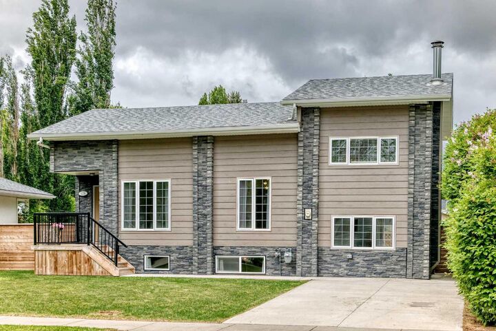 Property Photo: 5238 52 Street AB T4L 1B8