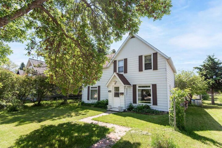 Property Photo:  4211 51A Street  AB T4N 2B7 