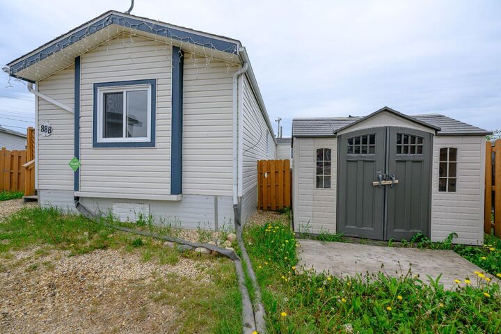 Property Photo:  55011 714 Township 88B  AB T8X 4A9 