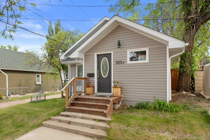 Property Photo: 525B 4 Avenue SE AB T1A 2N7