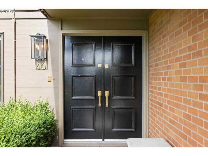 Property Photo:  40 Condolea Ct  OR 97035 