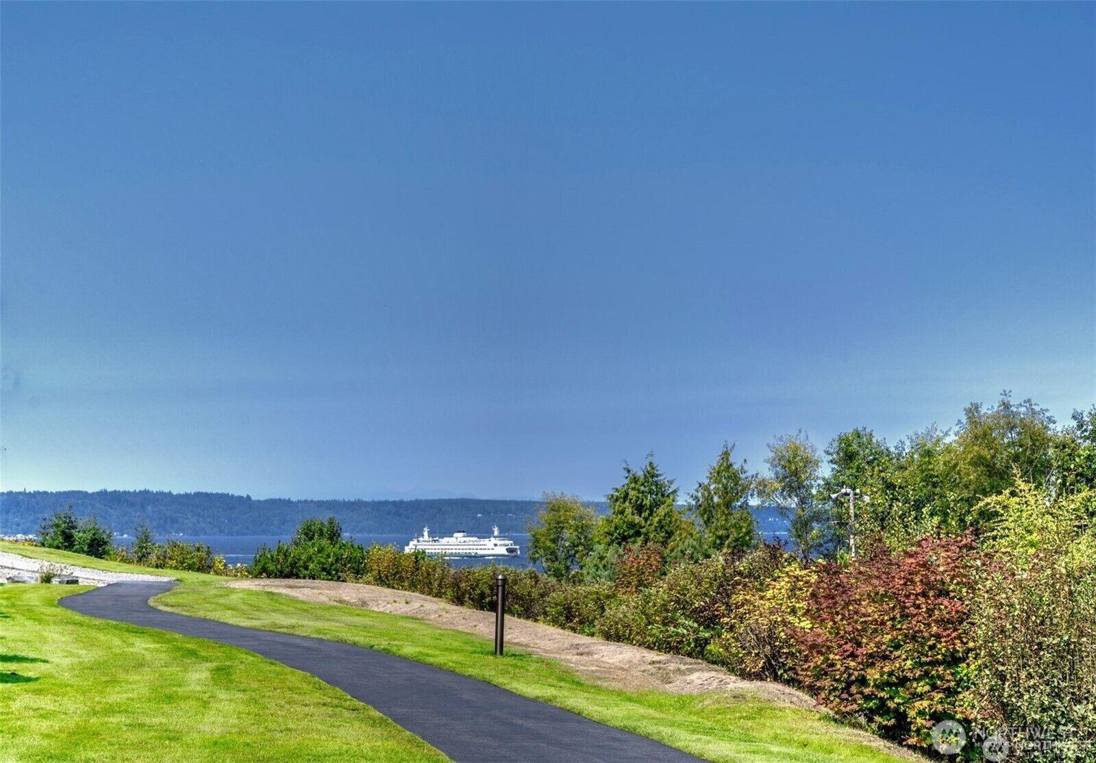 Property Photo:  61  Pine Street 105  WA 98020 