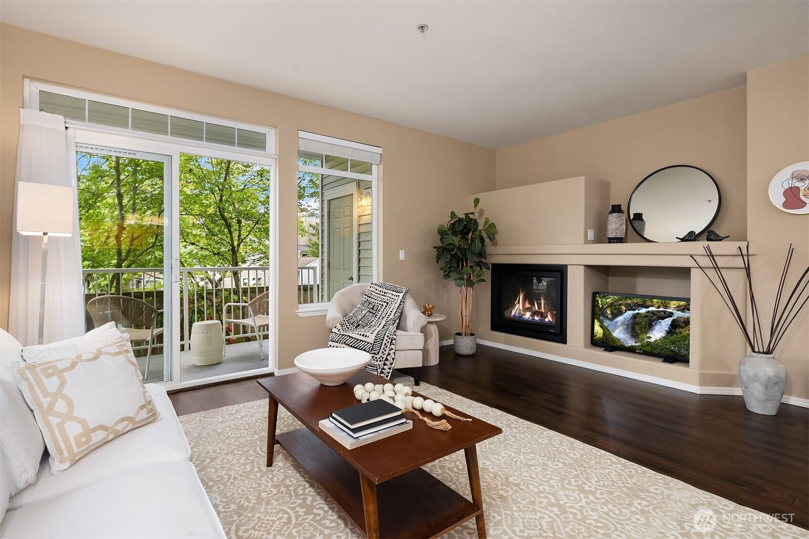 Property Photo: 5400 Harbour Pointe Boulevard G101 WA 98275