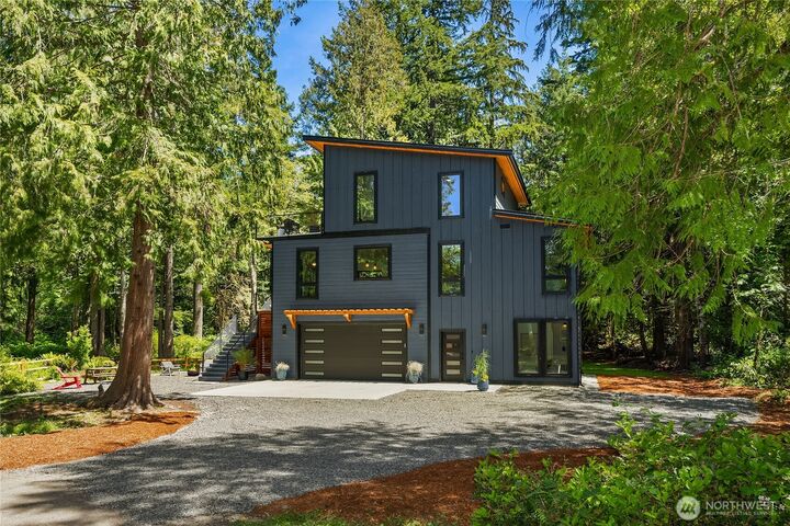 Property Photo:  10399 NE Pine Way  WA 98110 