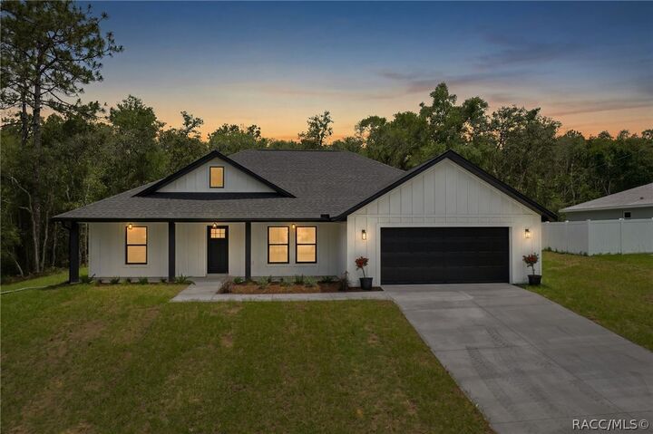Property Photo: 3058 E Crown Drive FL 34453