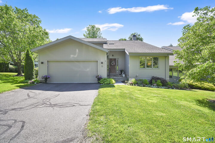 Property Photo: 2 Thistle Hollow 2 CT 06001
