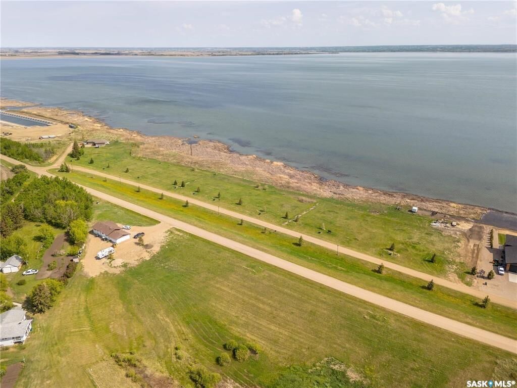 Property Photo:  790 Lakeshore Drive  SK S0M 1X0 