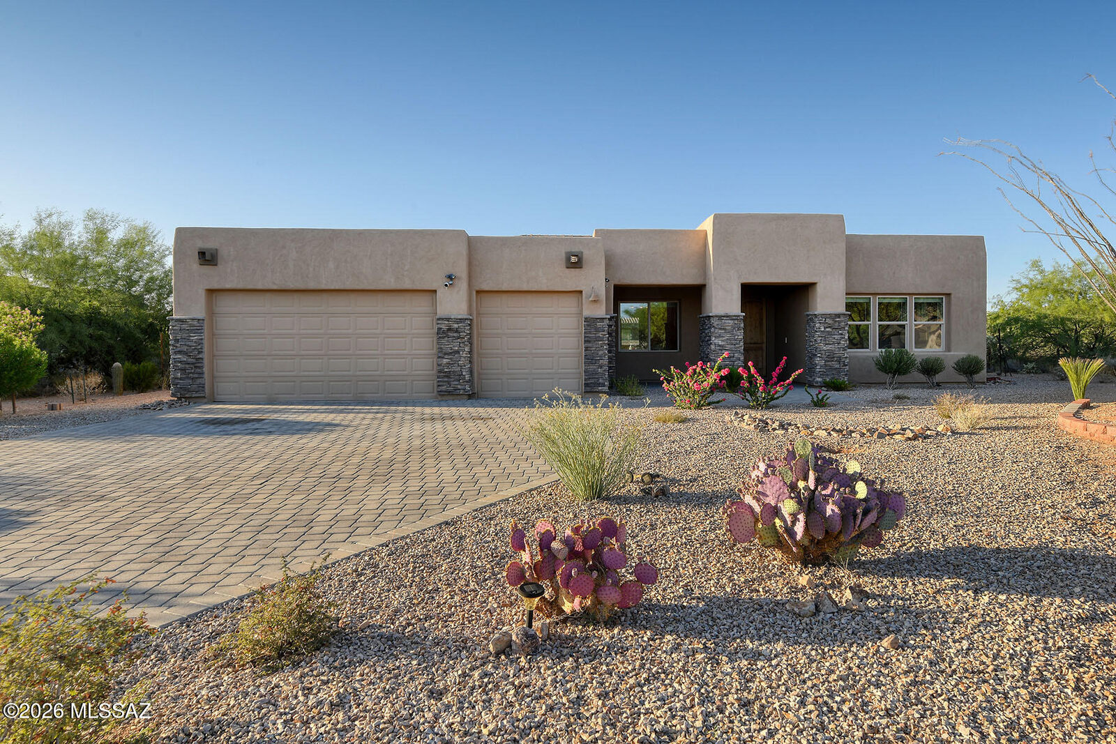 Property Photo:  2583 E Reata Ridge Place  AZ 85629 