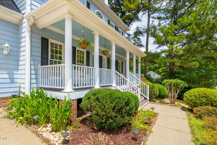Property Photo:  407 Maple Creek Court  NC 27502 