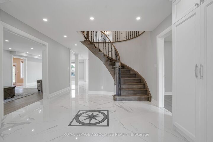 Property Photo: 69 Raeview Drive ON L4A 3G7