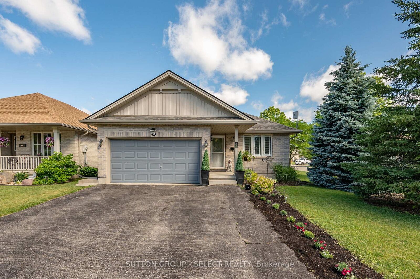 Property Photo: 51 Greenway Boulevard ON N5P 4P8
