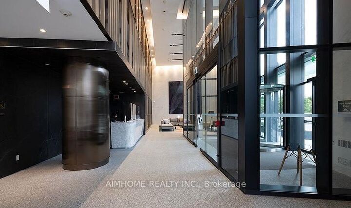 Property Photo:  585 Bloor Street E 1722  ON M4W 0B3 