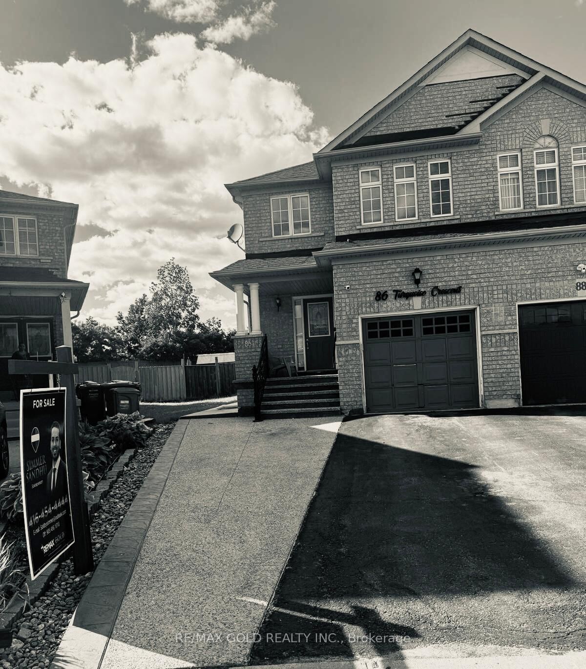 Property Photo: 86 Turquoise Crescent ON L6P 0Z8