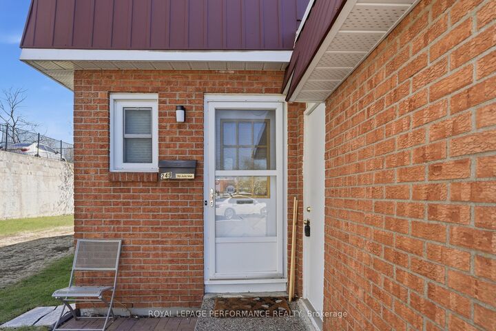 Property Photo: 249 Romulus Private 94 ON K1K 3Y2