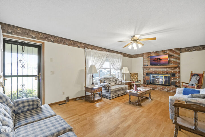 Property Photo:  414 Leesburg Road  TN 37690 