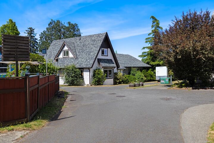 Property Photo: 5367 Miller Rd #4 BC V9L 6R2