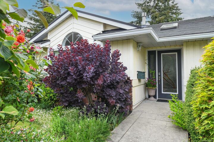 2136 Bolt Ave — photo 1