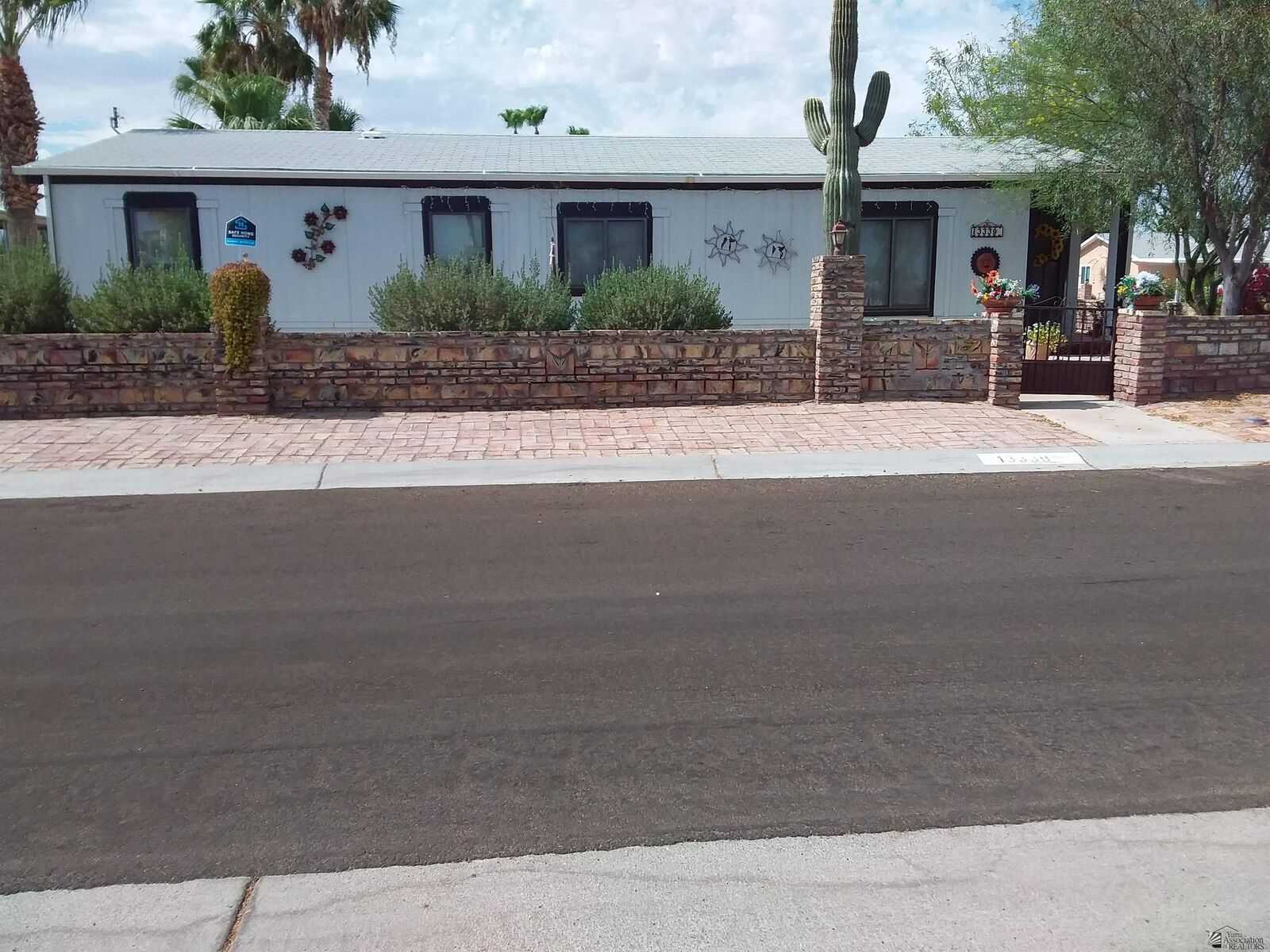 Property Photo: 13339 E 51 St AZ 85367