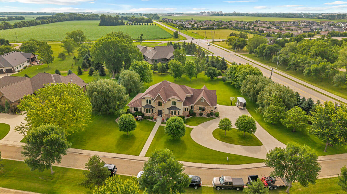 Property Photo:  2410 Quail Run Boulevard  SD 57401 