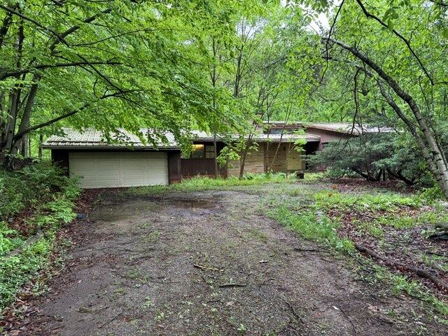 Property Photo:  1727 W Woodhill Dr  OH 44805 