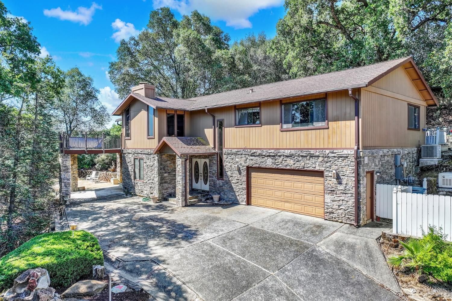 Property Photo: 140 Alamo Drive CA 95688