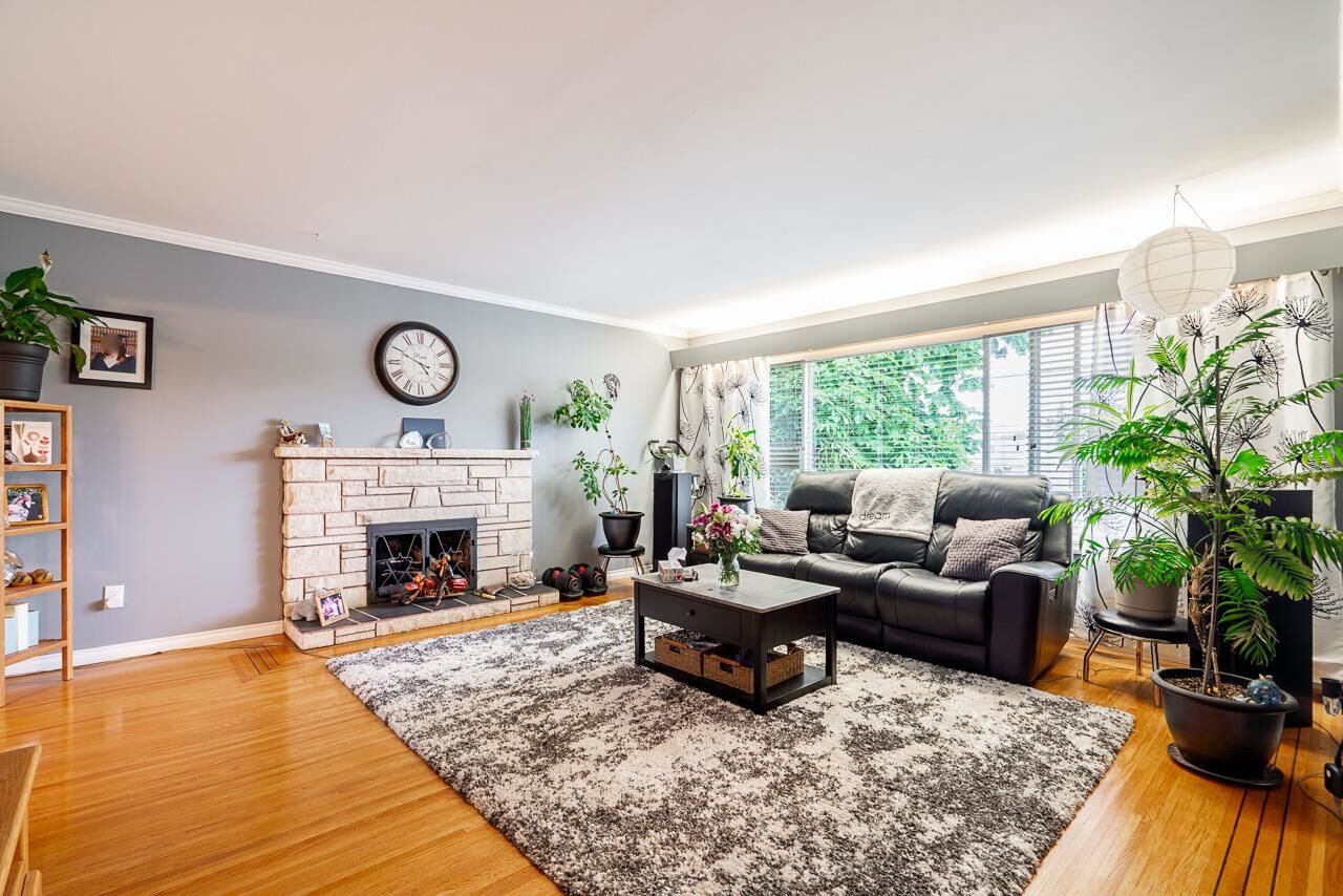 Property Photo: 12528 Pinewood Crescent BC V3V 2L5