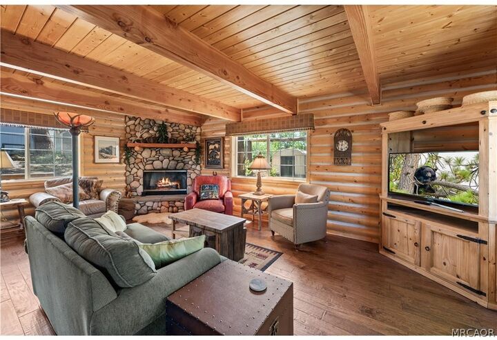 Property Photo: 1099 Crags Lane CA 92333