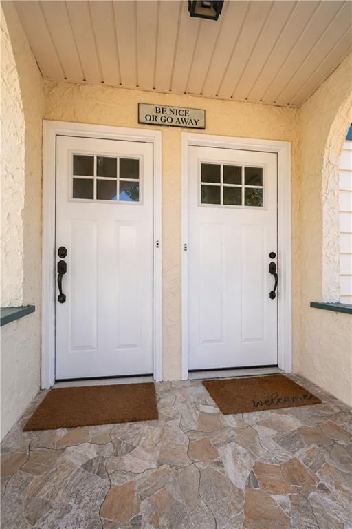 Property Photo:  69 Chelsea Street  NY 10307 