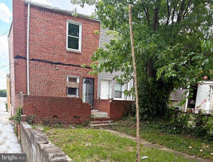 Property Photo:  1504 N Washington Street  MD 21213 