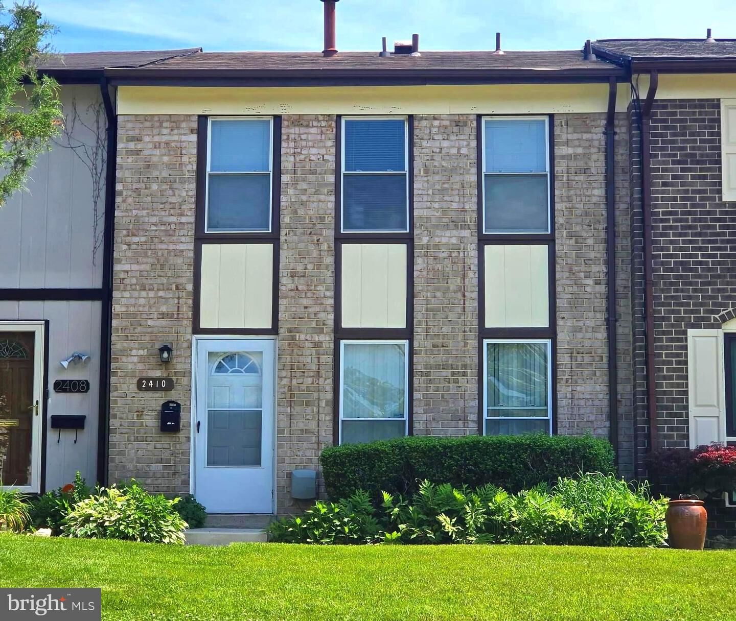 Property Photo:  2410 Sun Valley Circle 6-E  MD 20906 