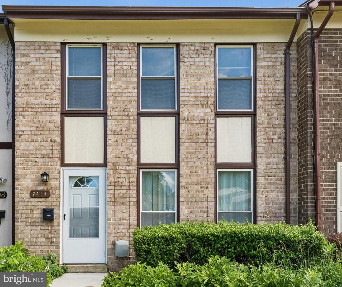 Property Photo:  2410 Sun Valley Circle 6-E  MD 20906 
