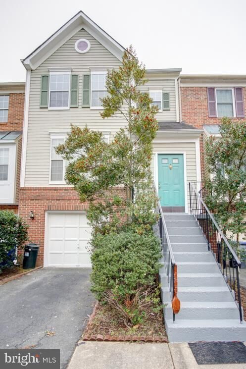 Property Photo:  6912 Kerrywood Circle  VA 20121 