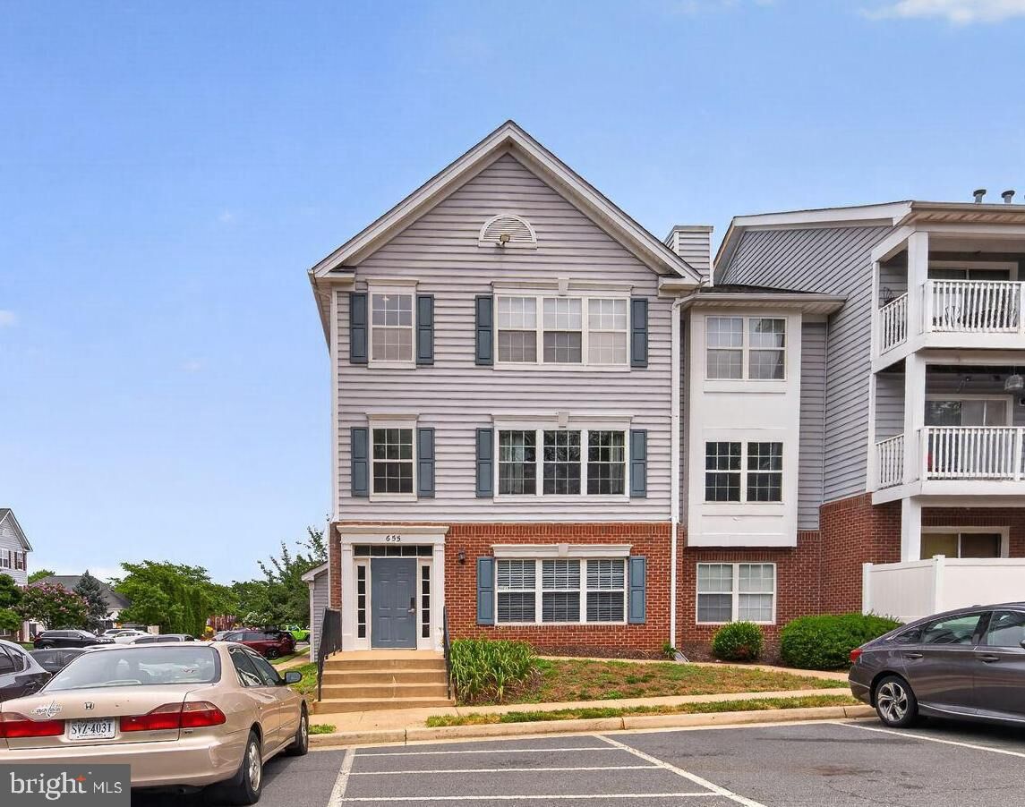 Property Photo:  655 Constellation Square SE B  VA 20175 