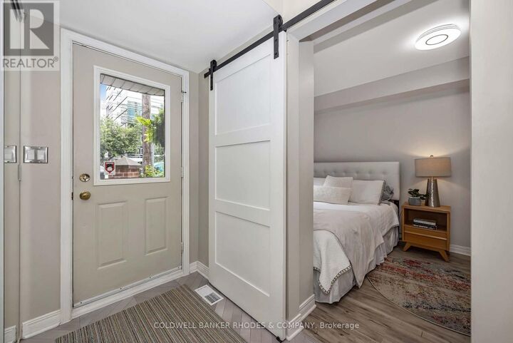 Property Photo:  372 Lisgar Street  ON K2P 2J3 