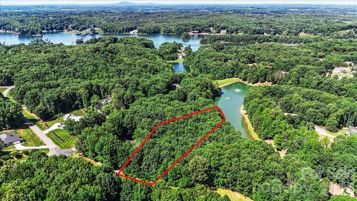 Property Photo:  113 N Harbor Watch Drive  NC 28677 
