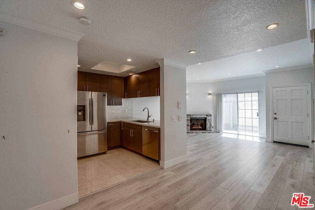 Property Photo: 1034 S Shenandoah St CA 90035