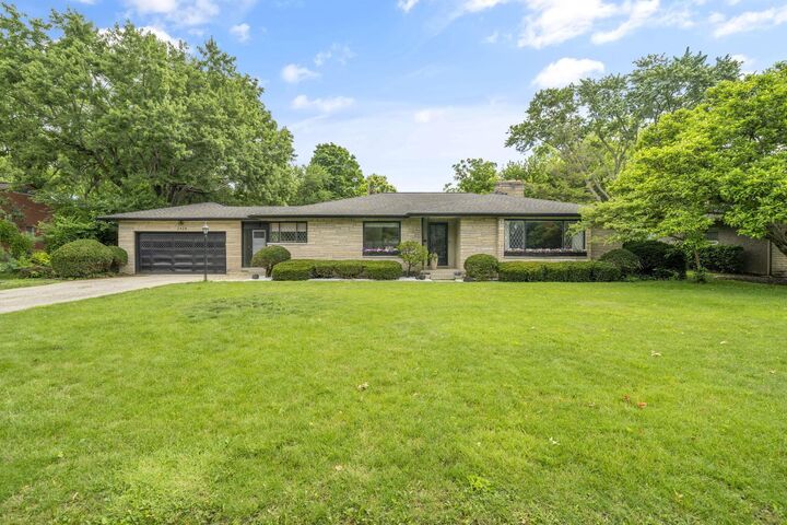 Property Photo:  2424 Beverly Place  OH 43209 