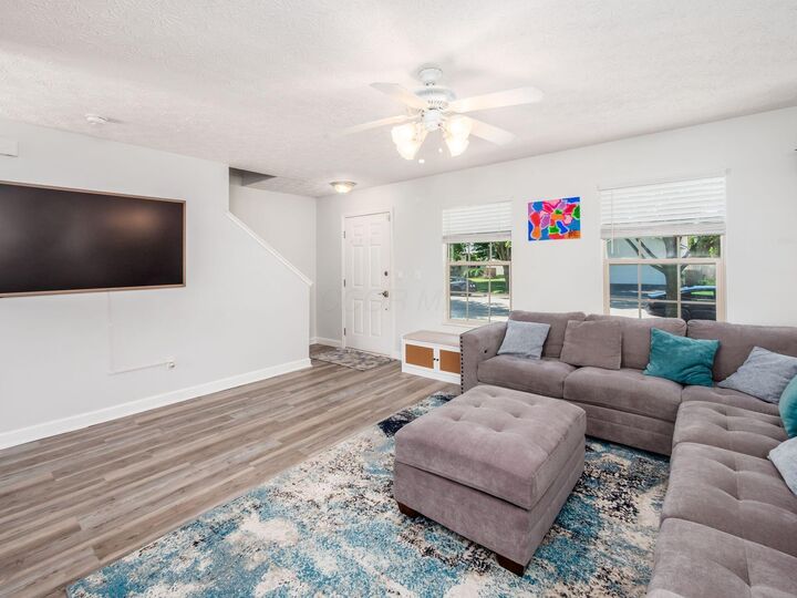Property Photo:  5782 Camhurst Court  OH 43119 