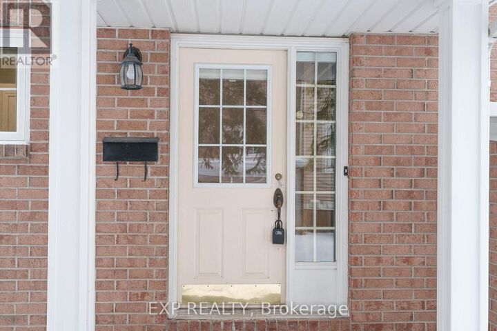 Property Photo:  14 Sandcliffe Terrace  ON K2G 5X1 